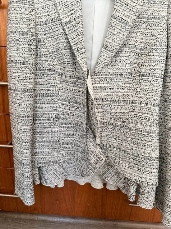 NWT RED Valentino Tweed Ruffle Hem Blazer Jacket- 38 - Picture 11 of 13